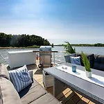 Hausboot Neu-Ringholm