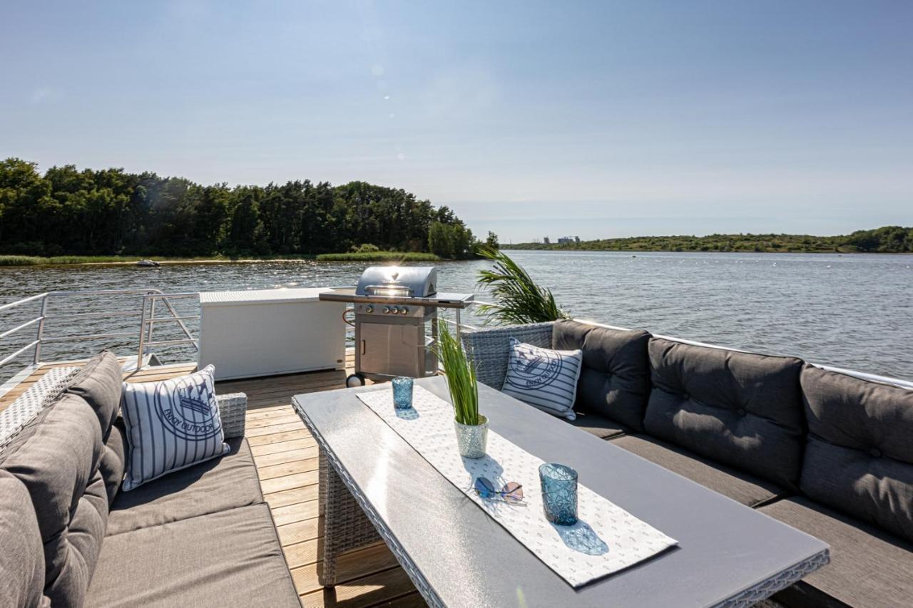 Hausboot Neu-ringholm Botel Lübeck