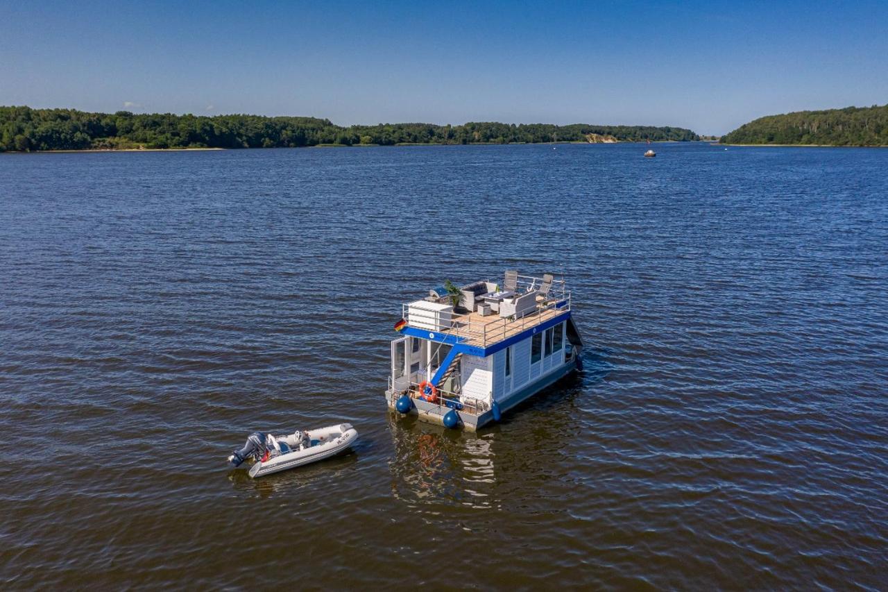 Botel Hausboot Neu-ringholm Lübeck